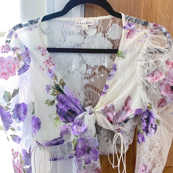 NEW For Love & Lemons Wildflower Tie-Front Cropped Top - Picture 3 of 6